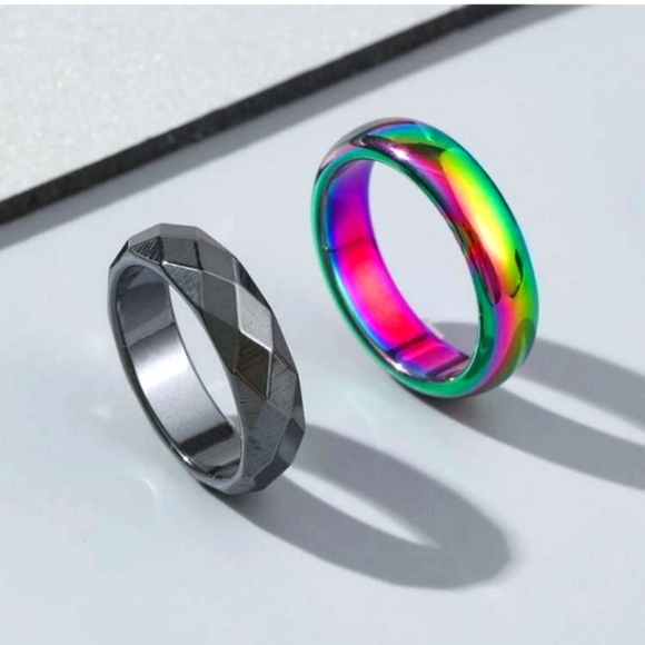 2 piece set: Holographic and Textured Rings - Picture 1 of 3